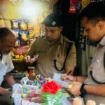 दुकानों पर पहुंची पुलिस, प्रतिबंधित तंबाकू उत्पाद बेचने वालों को सख्त हिदायत